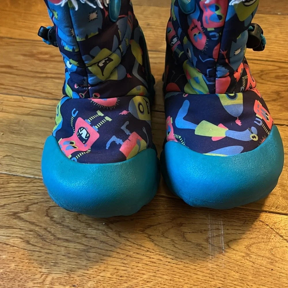 Bogs | toddler snow boots shoe size 7 blue boots with outer space and faux fur_8